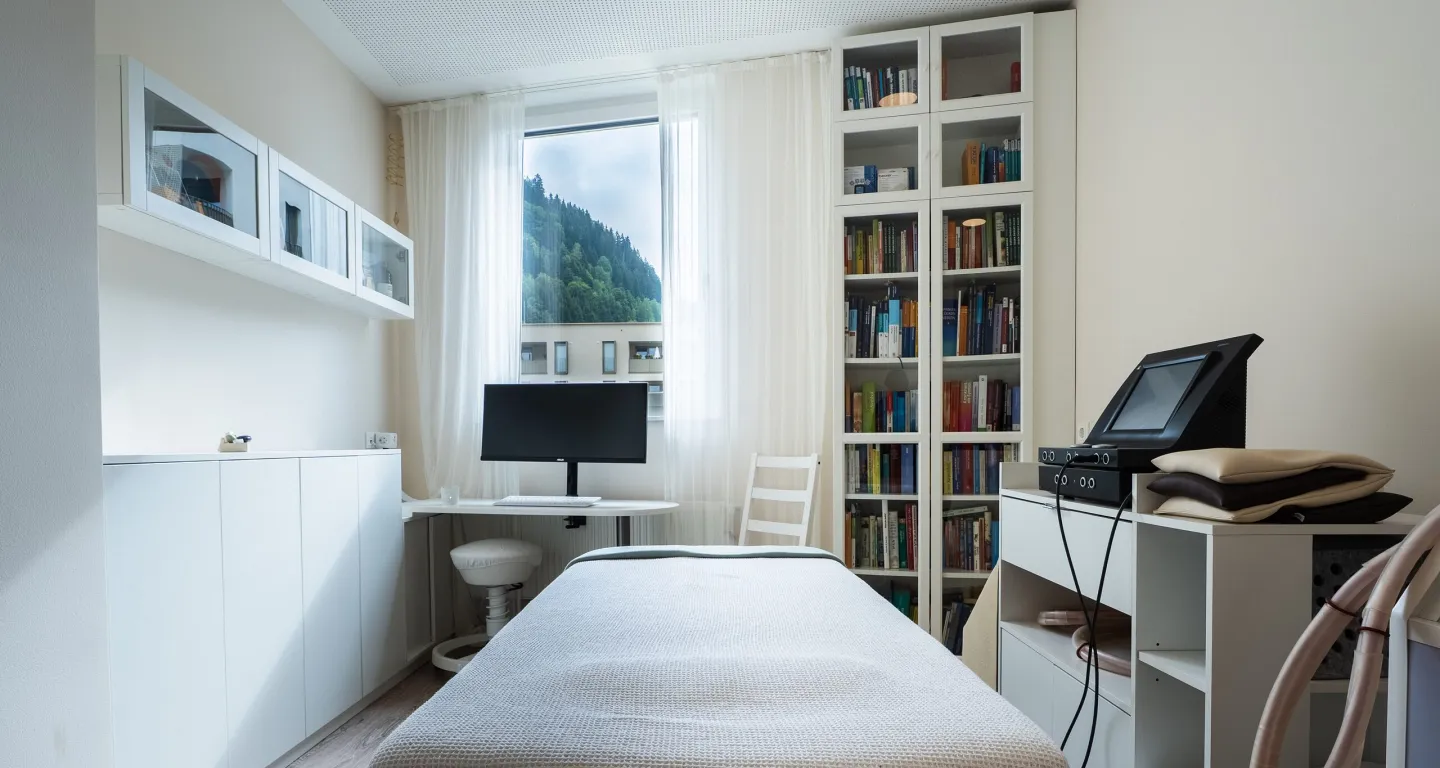 Behandlungsraum der Gesundheitspraxis René Kricker in Zell am See